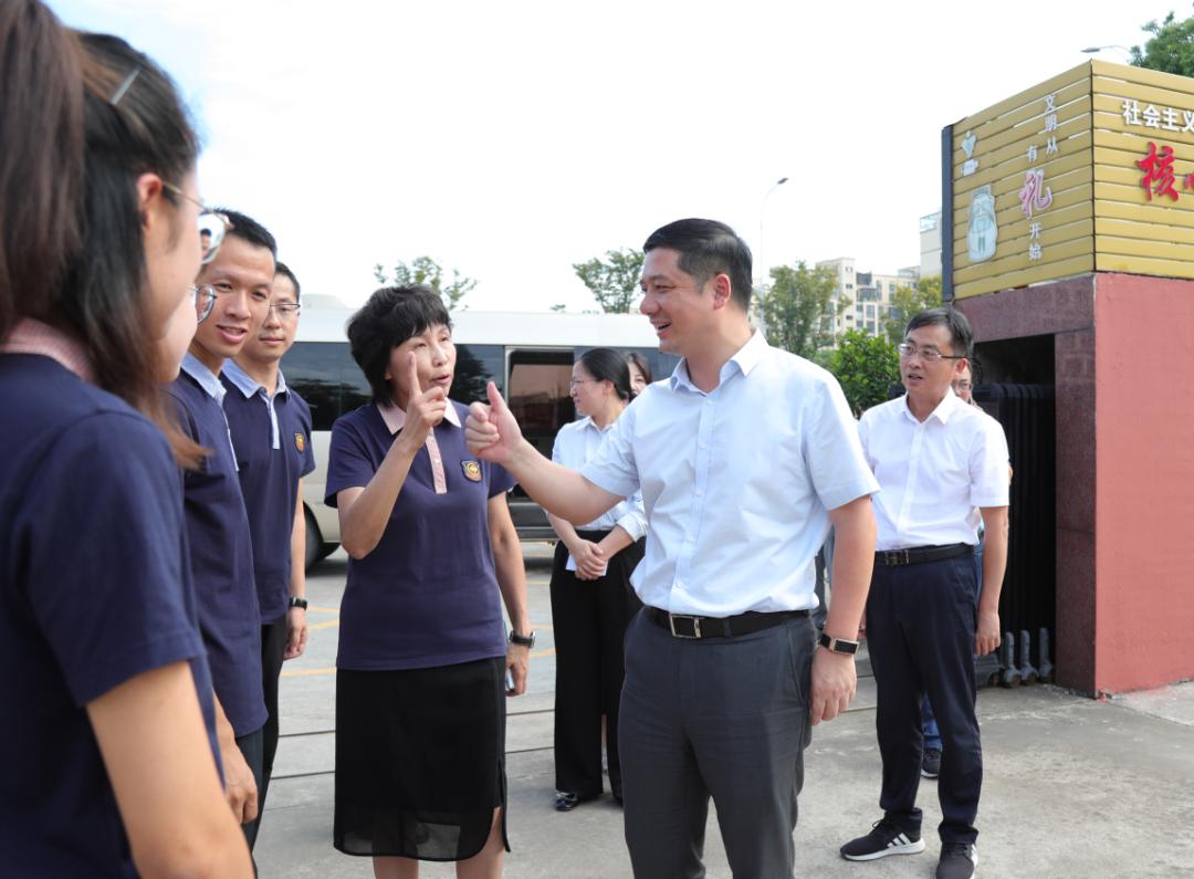 宝祝村领导团队引领村庄迈向新篇章