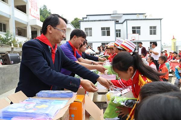 巧家县小学新任领导引领教育改革，塑造未来之星瞩目成就